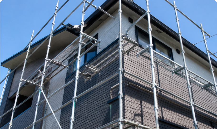 建物に組まれた足場